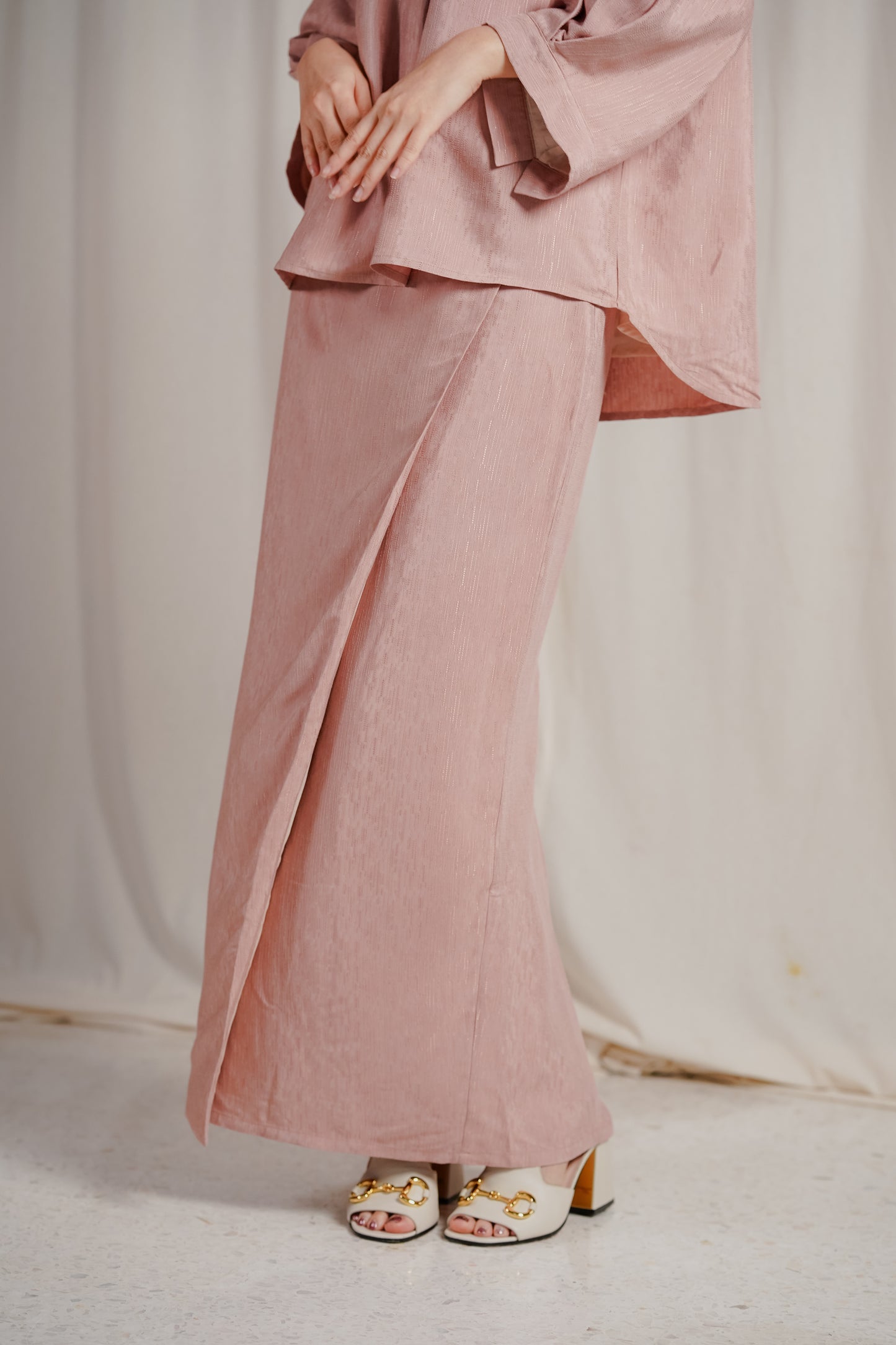 Riang Women in Coral Haze