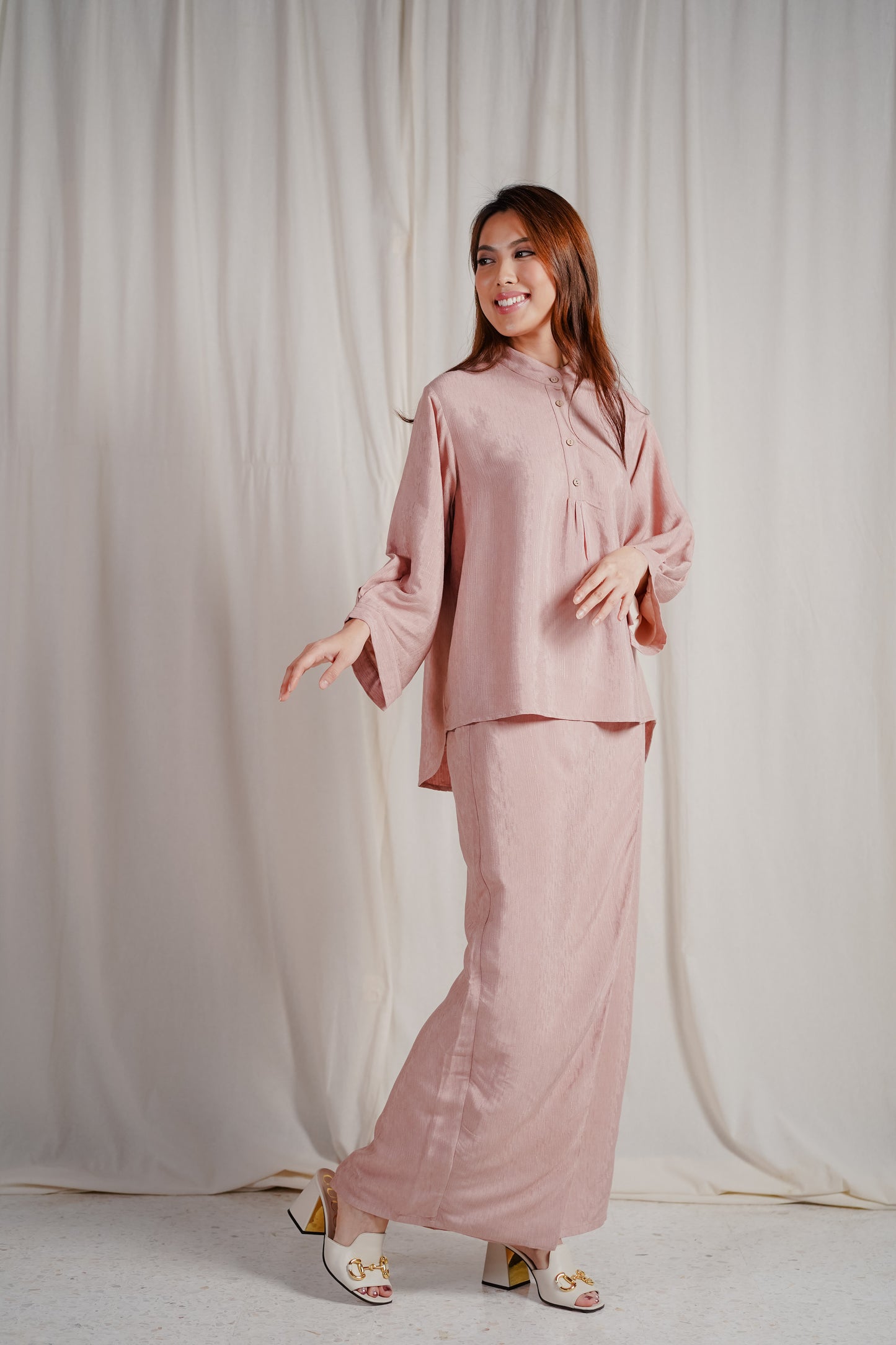 Riang Women in Coral Haze