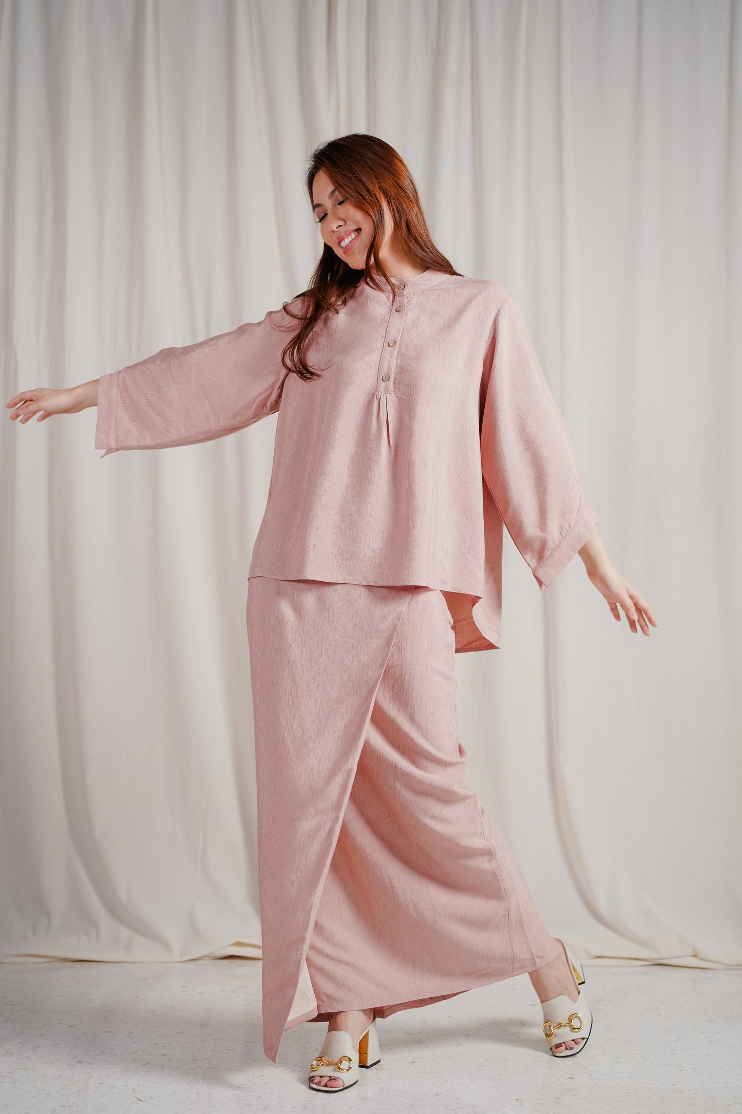 Riang Women in Coral Haze