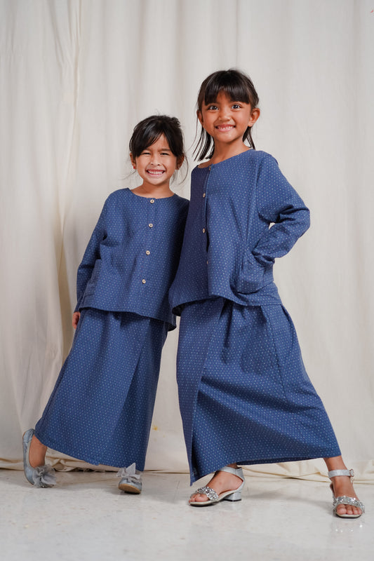 Riang Junior in True Navy